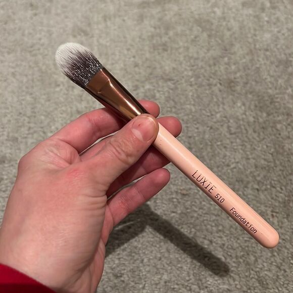 Luxie foundation brush - Picture 1 of 1
